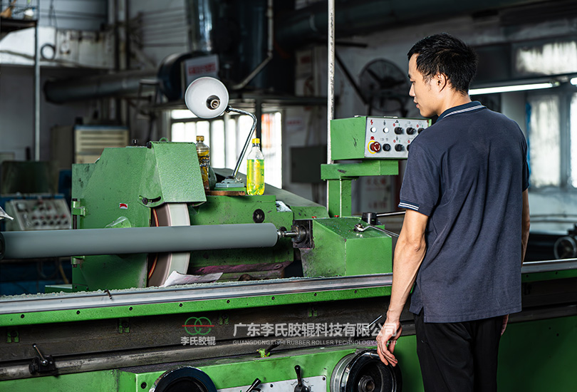 信得膠輥廠生產(chǎn)實(shí)景